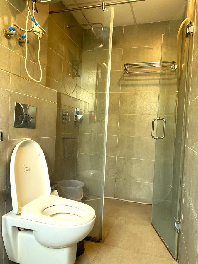 Qotel Hotel Ip Residency East Delhi Preet Vihar 新德里 外观 照片