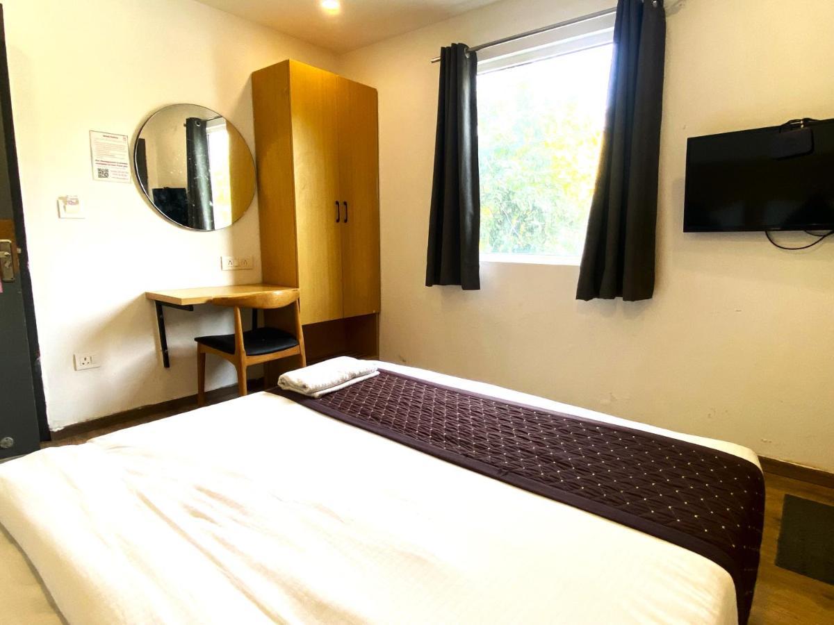Qotel Hotel Ip Residency East Delhi Preet Vihar 新德里 外观 照片