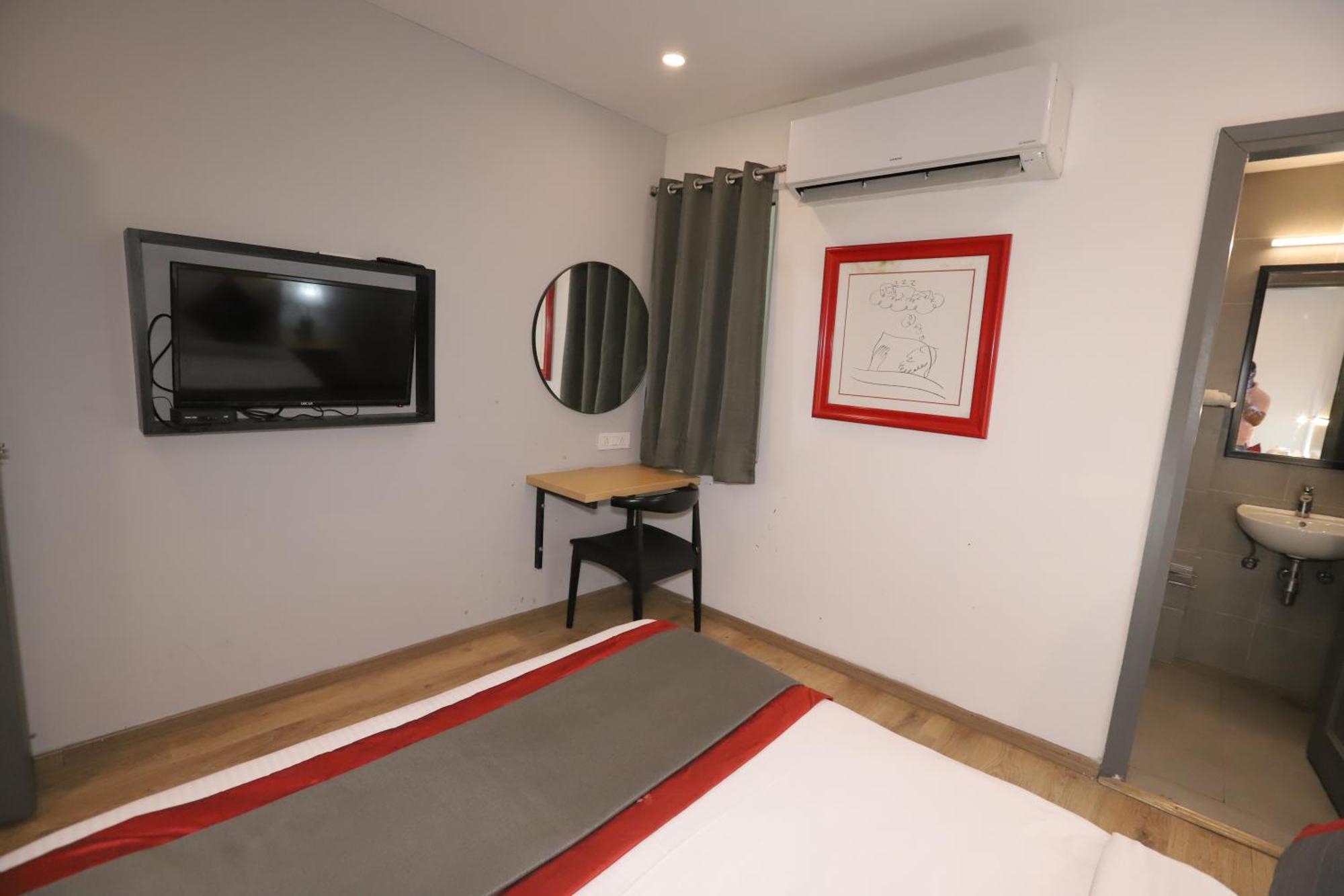 Qotel Hotel Ip Residency East Delhi Preet Vihar 新德里 外观 照片
