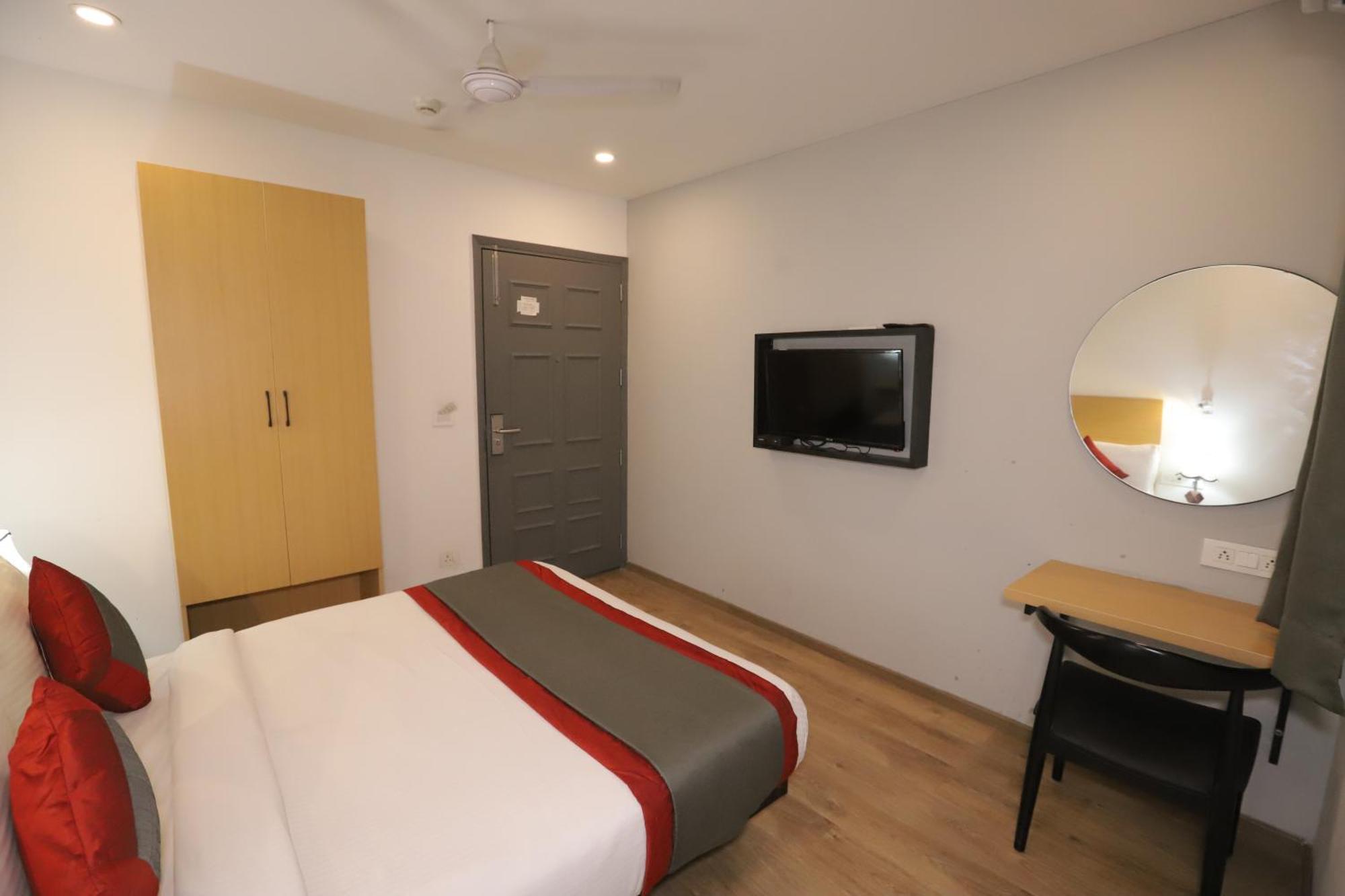 Qotel Hotel Ip Residency East Delhi Preet Vihar 新德里 外观 照片