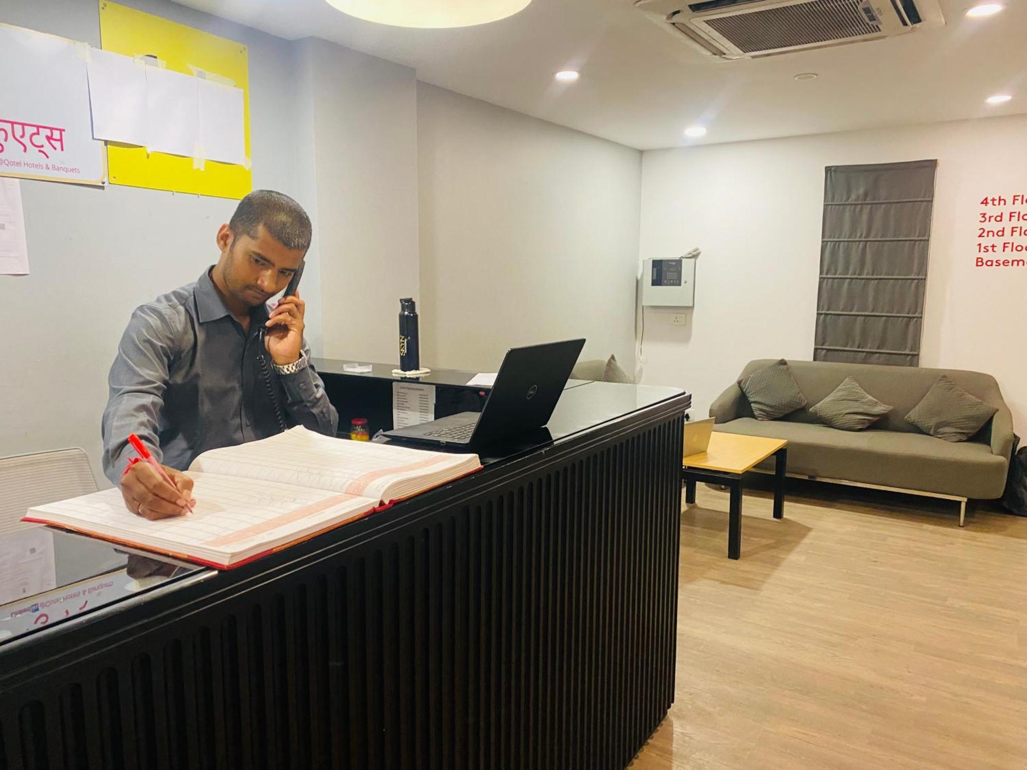 Qotel Hotel Ip Residency East Delhi Preet Vihar 新德里 外观 照片